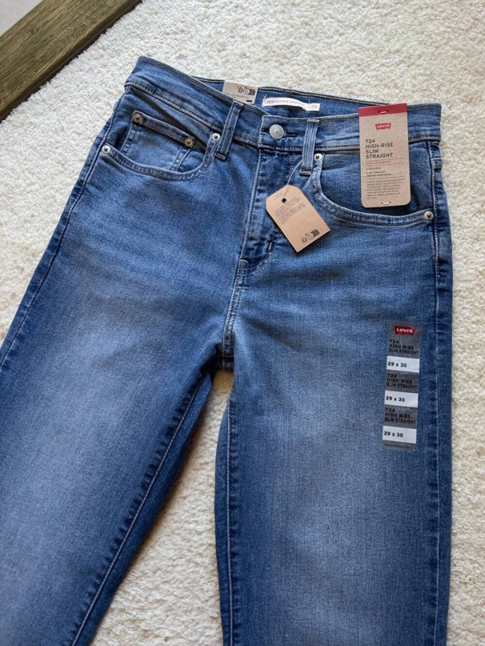 NWT Levi’s 724 High Rise Slim Straight Women’s Jeans Size 29/30